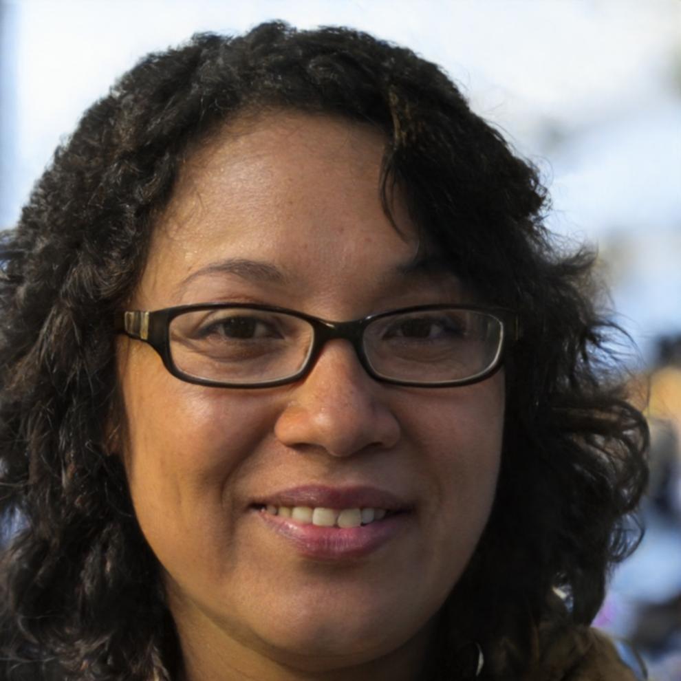 Portrait professionnel de Dr. Catherine Beaumont, spécialiste en neurosciences appliquées